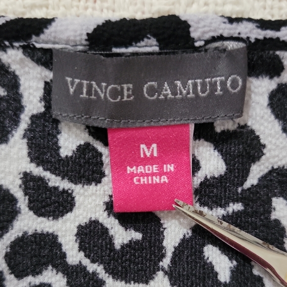 Vince Camuto black and white leopard print long sleeve blouse Size M - Picture 3 of 6